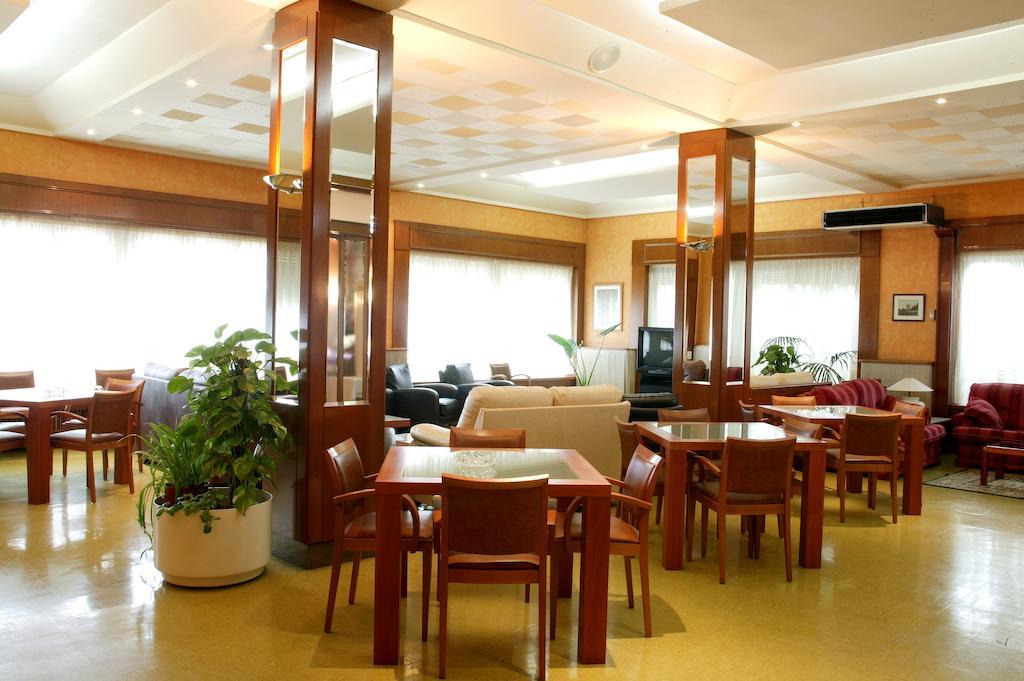 Hotel Los Rosales Almansa Εξωτερικό φωτογραφία